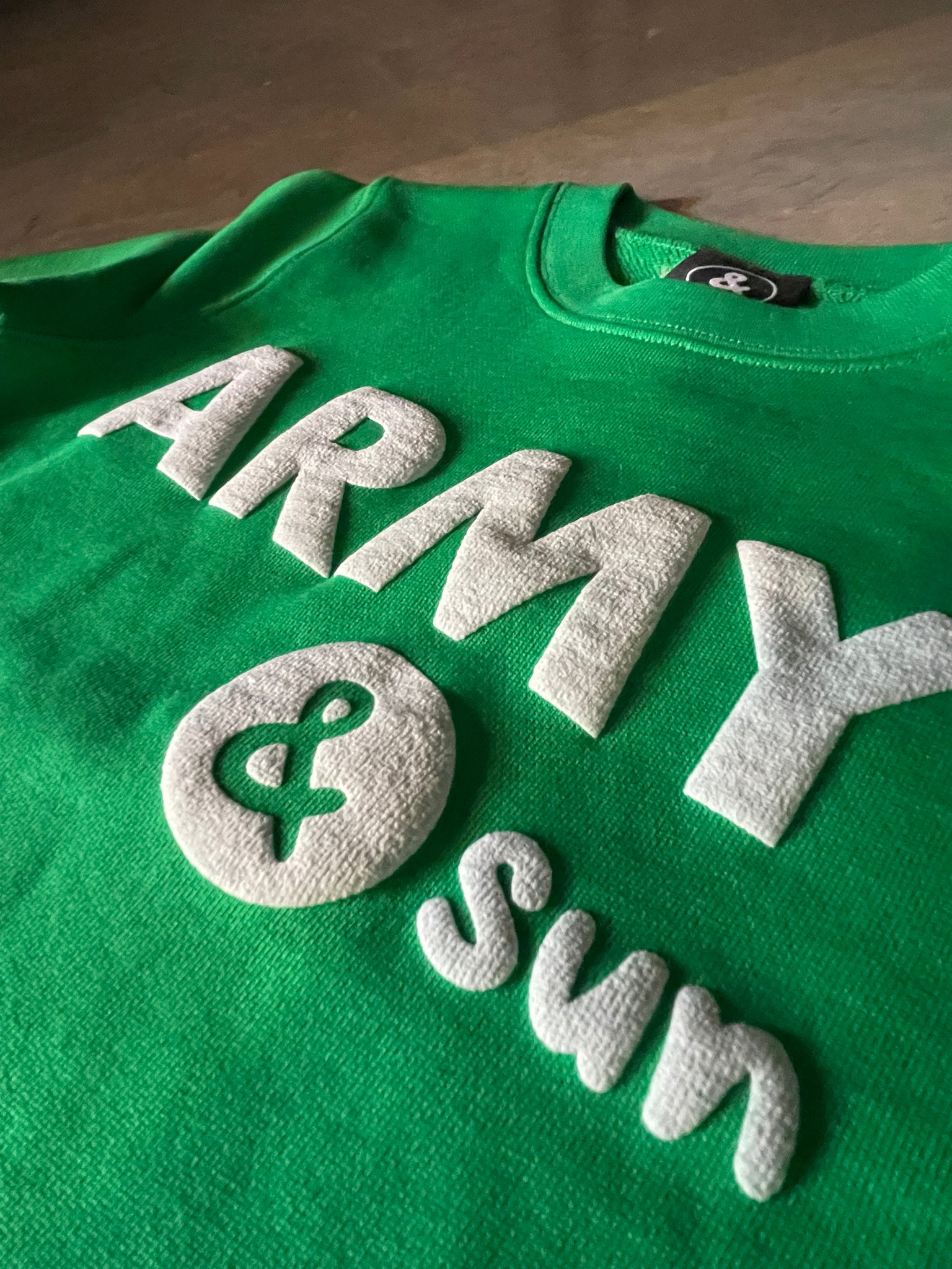 ARMY &sun スウェットトレーナー  ブライトグリーン × ホワイトロゴ